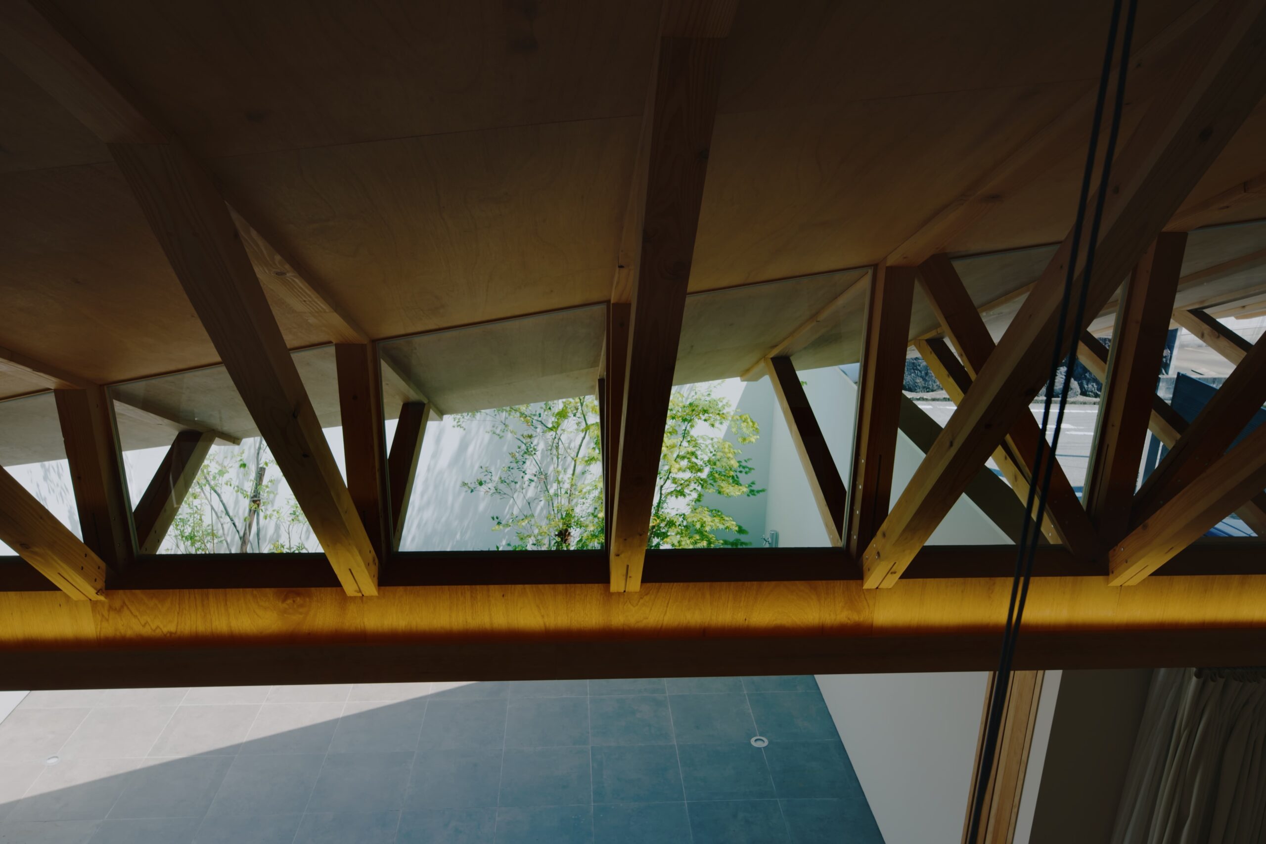 still_00_01_15_08