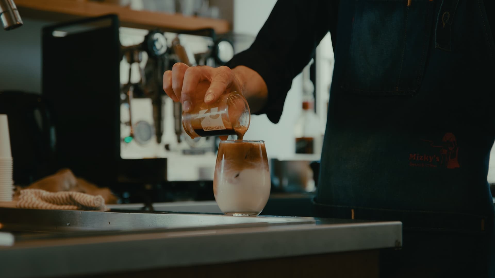 cafe_v01_still_01_02_30_04