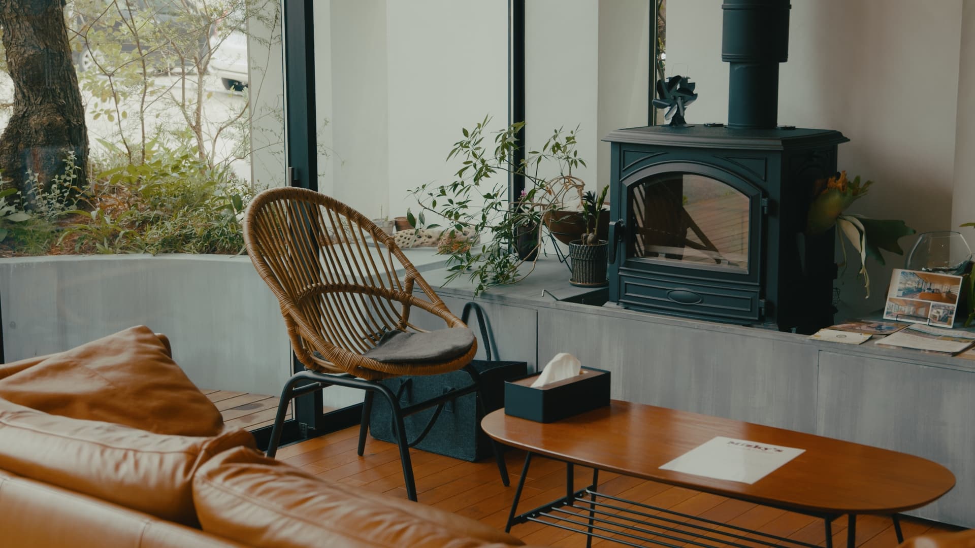 cafe_v01_still_01_02_41_00