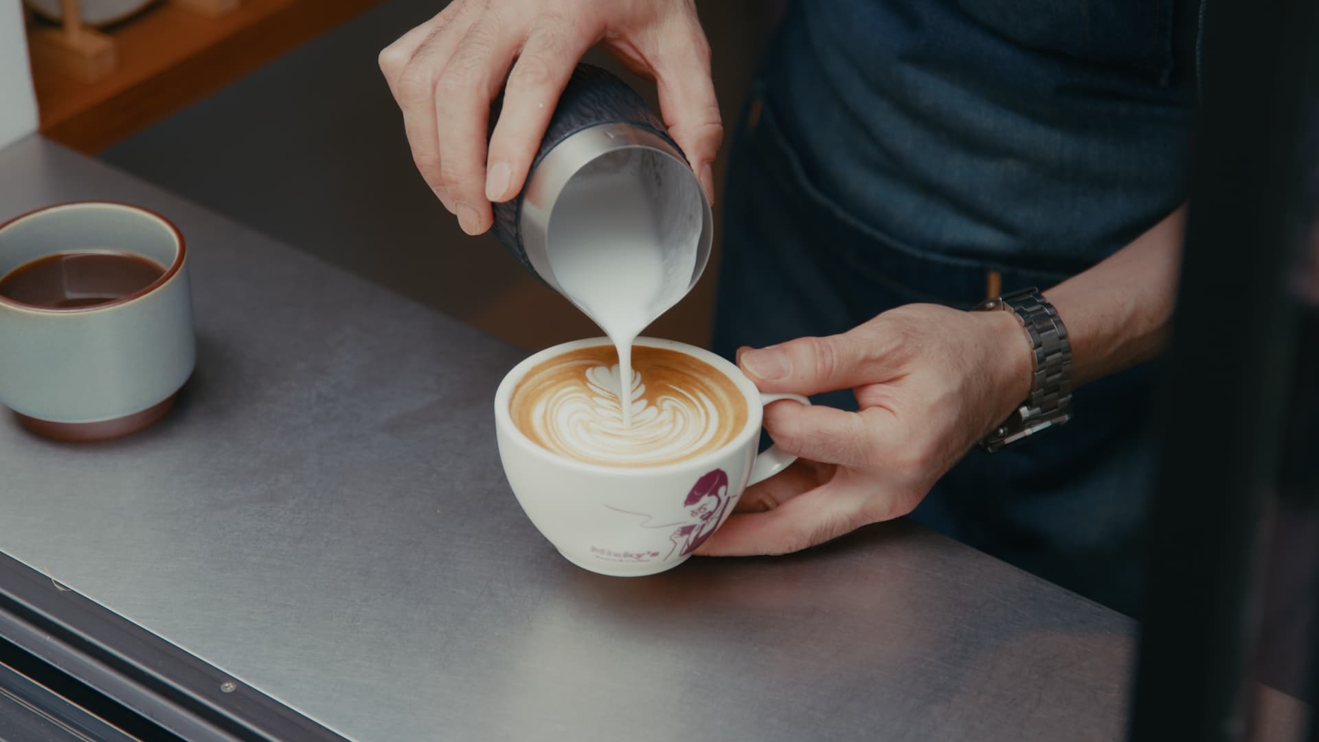 cafe_v01_still_01_02_49_10