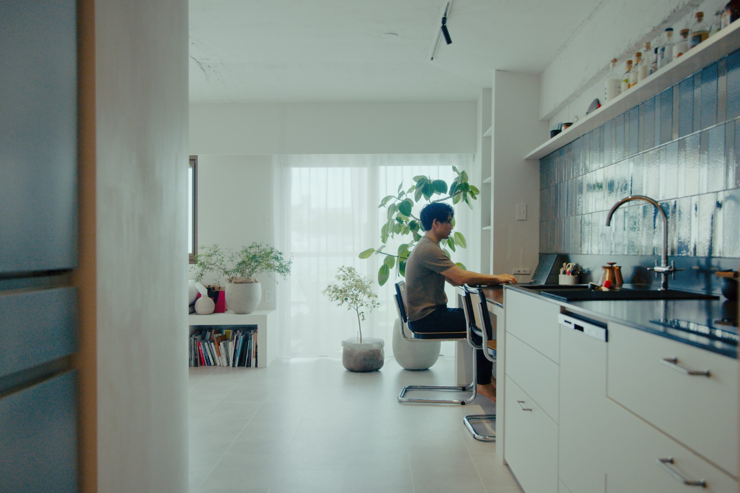 edit_a still_01_01_10_13