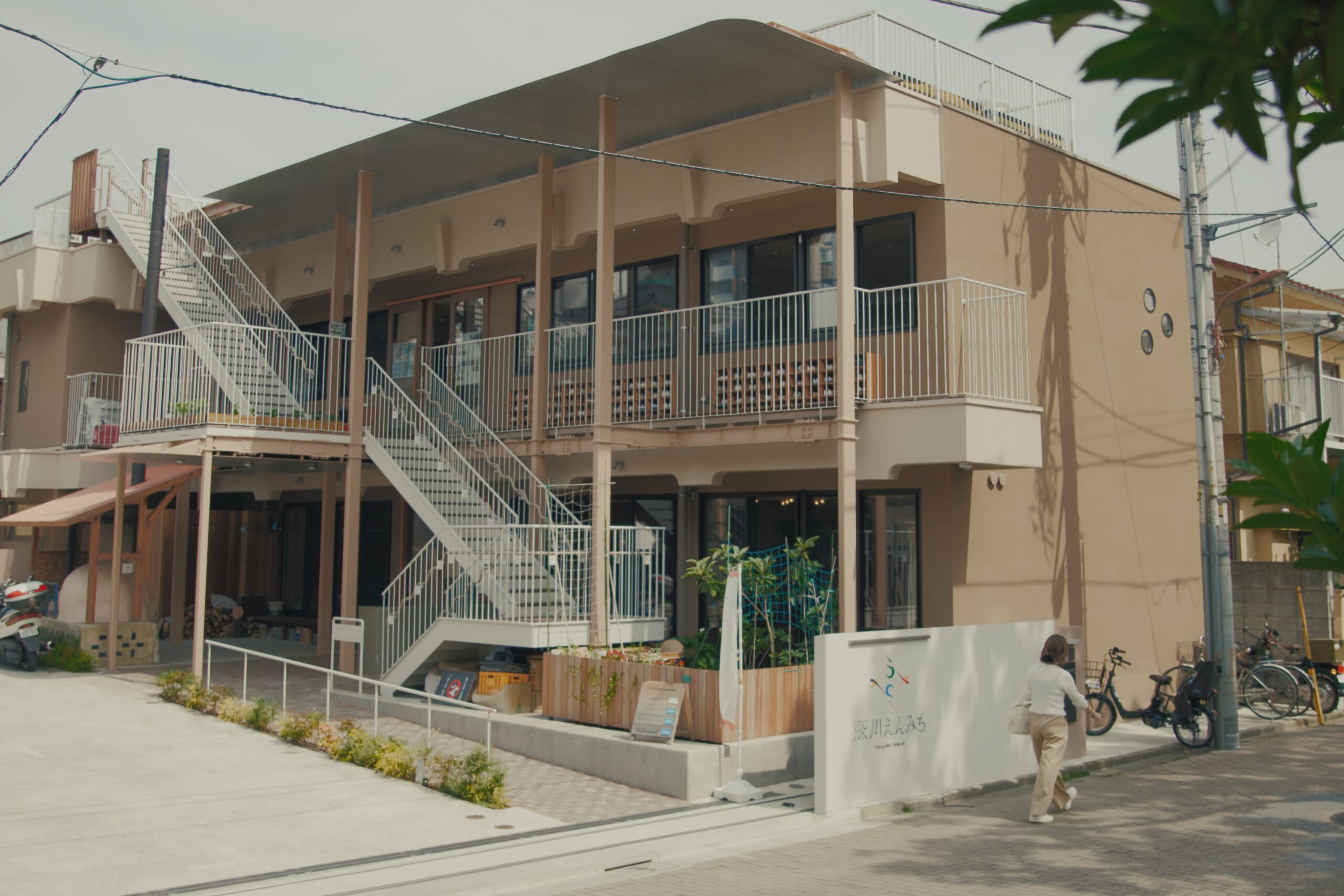 edit_d_v03still_01_00_44_17