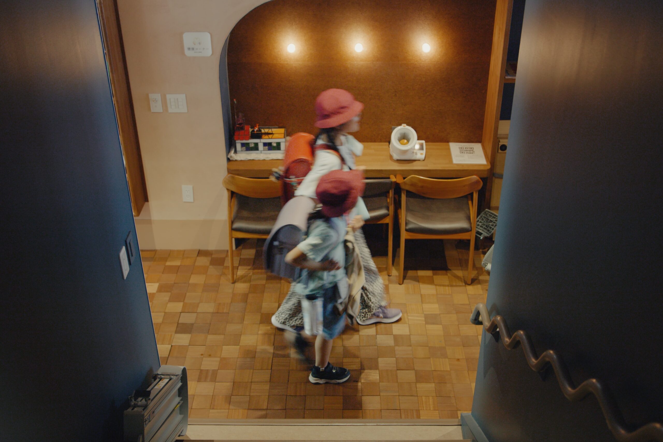 edit_d_v03still_01_02_18_00