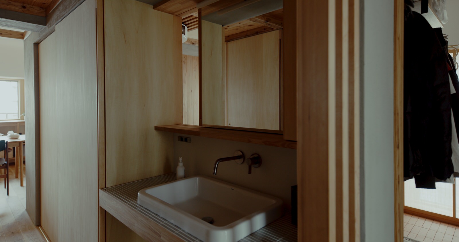 edit_v02still_01_01_13_07